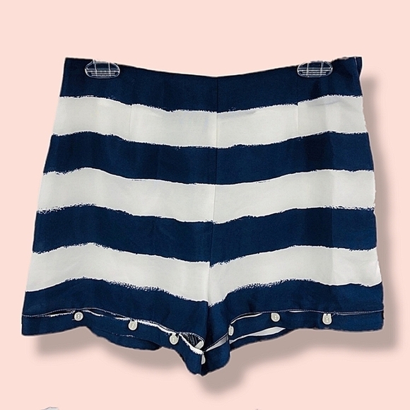 BCBGeneration Pants - BCBGeneration Women’s 6 Blue White Striped Shorts